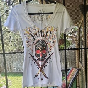 Sullen White Tee with Skull Graphic